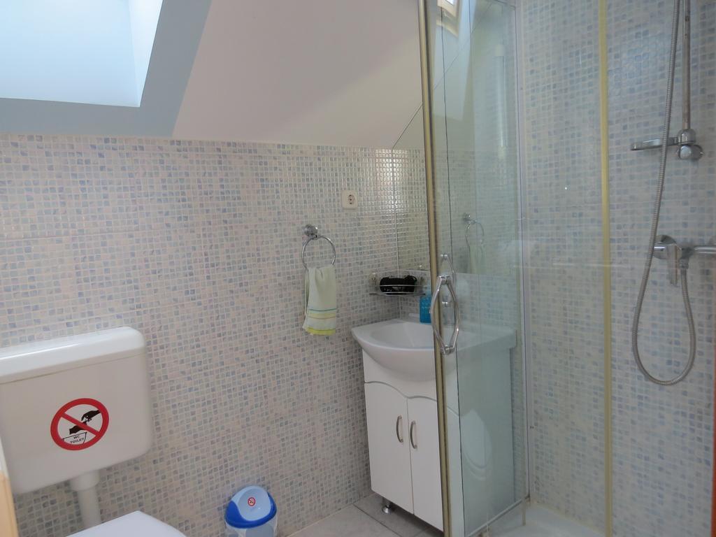 Aranyhal apartman Sarvar Ruang foto